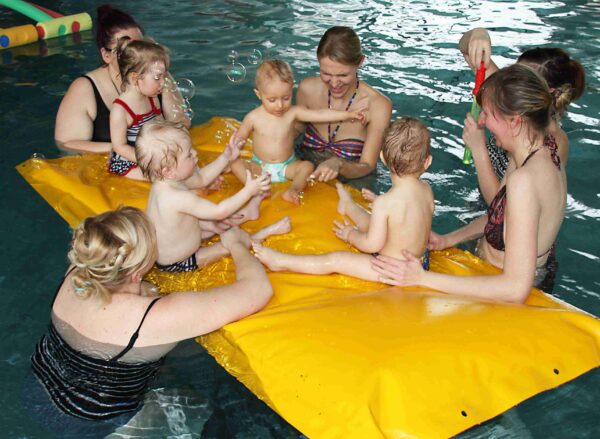 Kleinstkinderkurs im Wasser   8. - 18. Lebensmonat